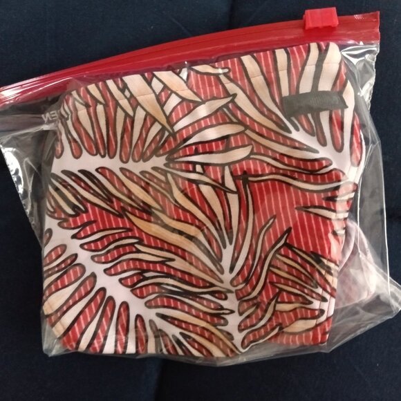 RARE VINTAGE 1" HOM SWIM BRIEF, SIZE 34", RED LEAVES PATTERN (*) (Pre-owned) - Picture 8 of 8